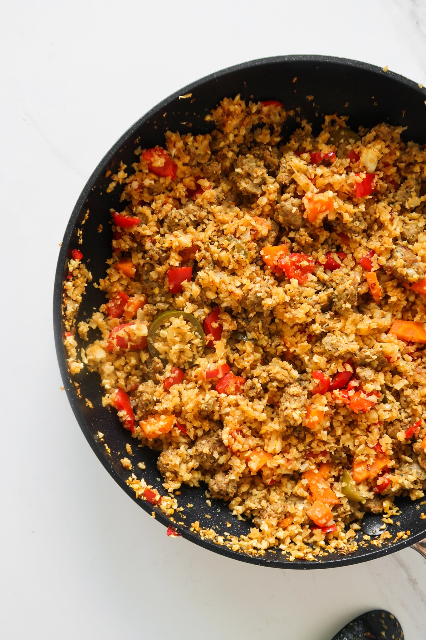 20-Minute Spicy Cauliflower Rice With Ground Turkey