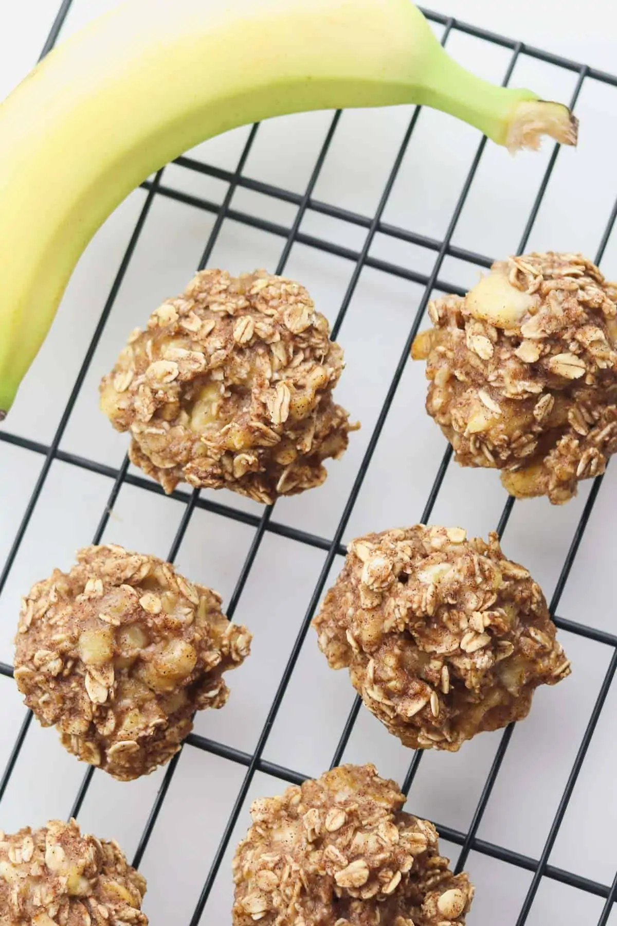 3 Ingredient Banana Oatmeal Cookies