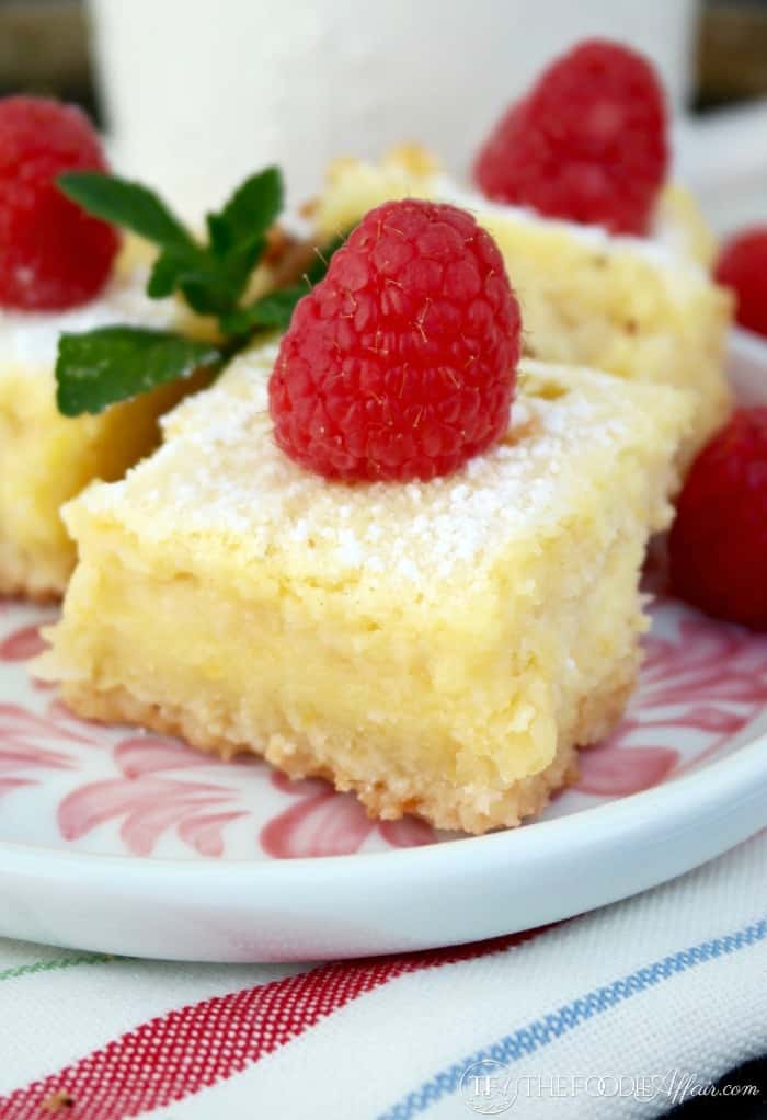 Easy Keto Lemon Bars Recipe