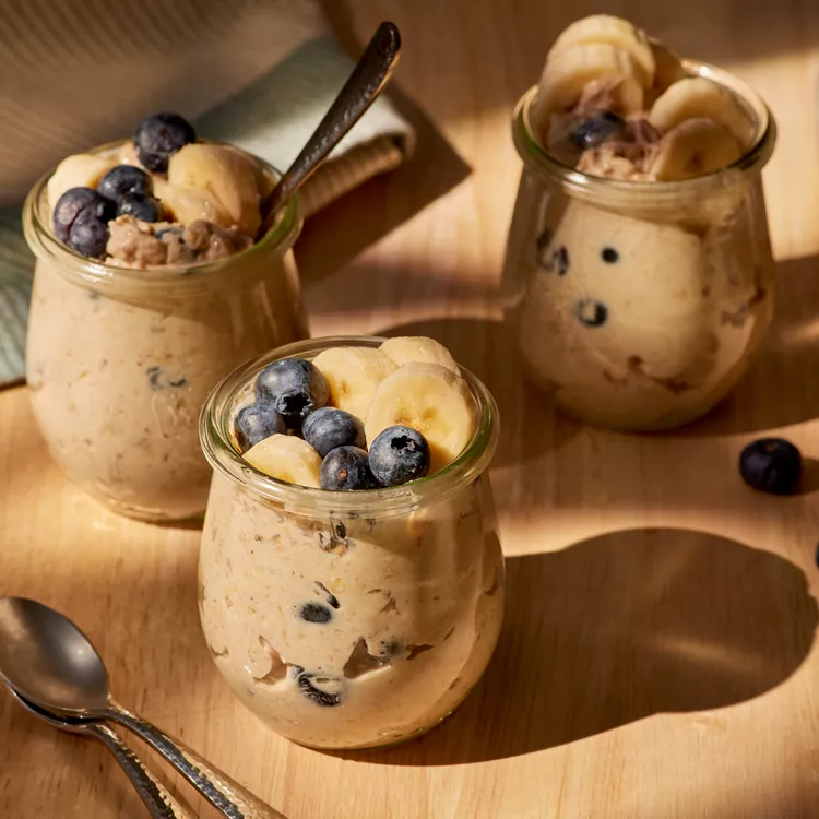 High-Protein Peanut Butter, Banana & Blueberry Overnight Oats