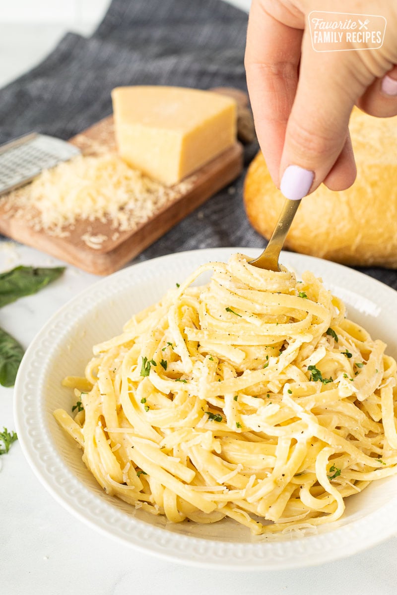 One Pot Creamy Garlic Noodles