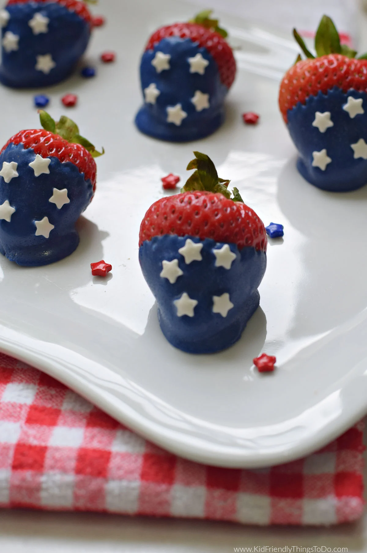 Patriotic Chocolate-Covered Strawberries 