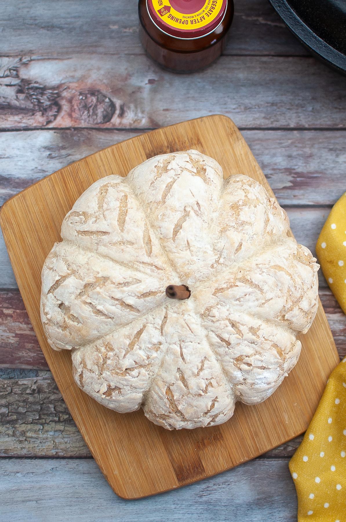 Pumpkin Shaped No Knead Bread